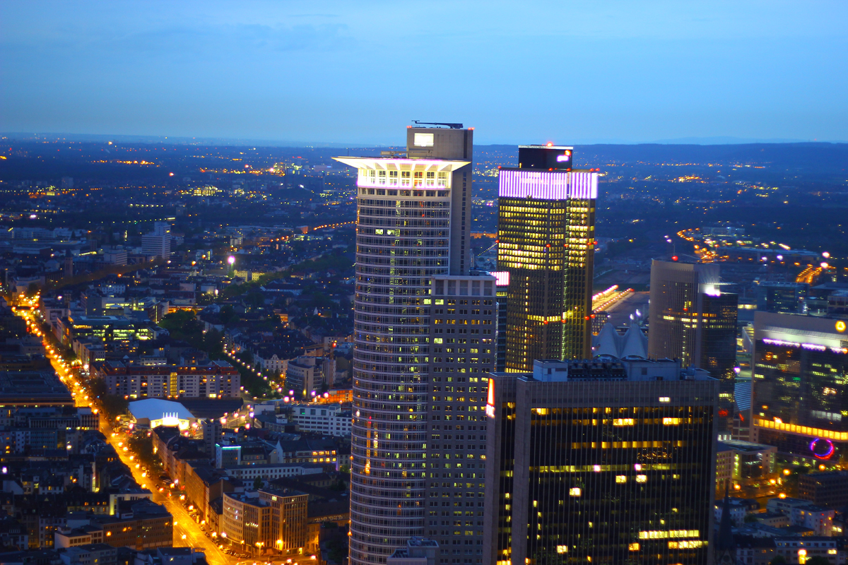 Skyline von Frankfurt am Main in der Nacht